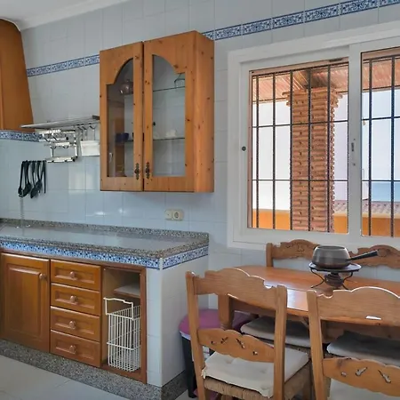 Mediterranean Near The Sea In - Palmeras 23a *