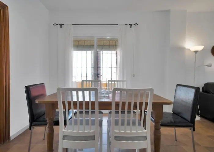 Mediterranean Near The Sea In - Palmeras 23a *