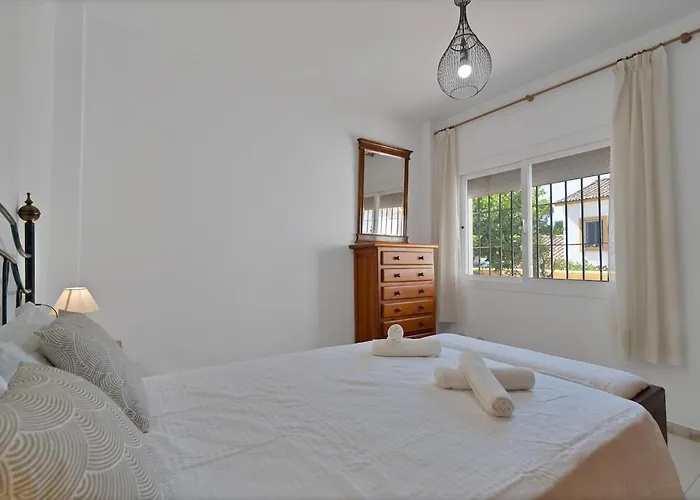 Mediterranean Near The Sea In - Palmeras 23a *